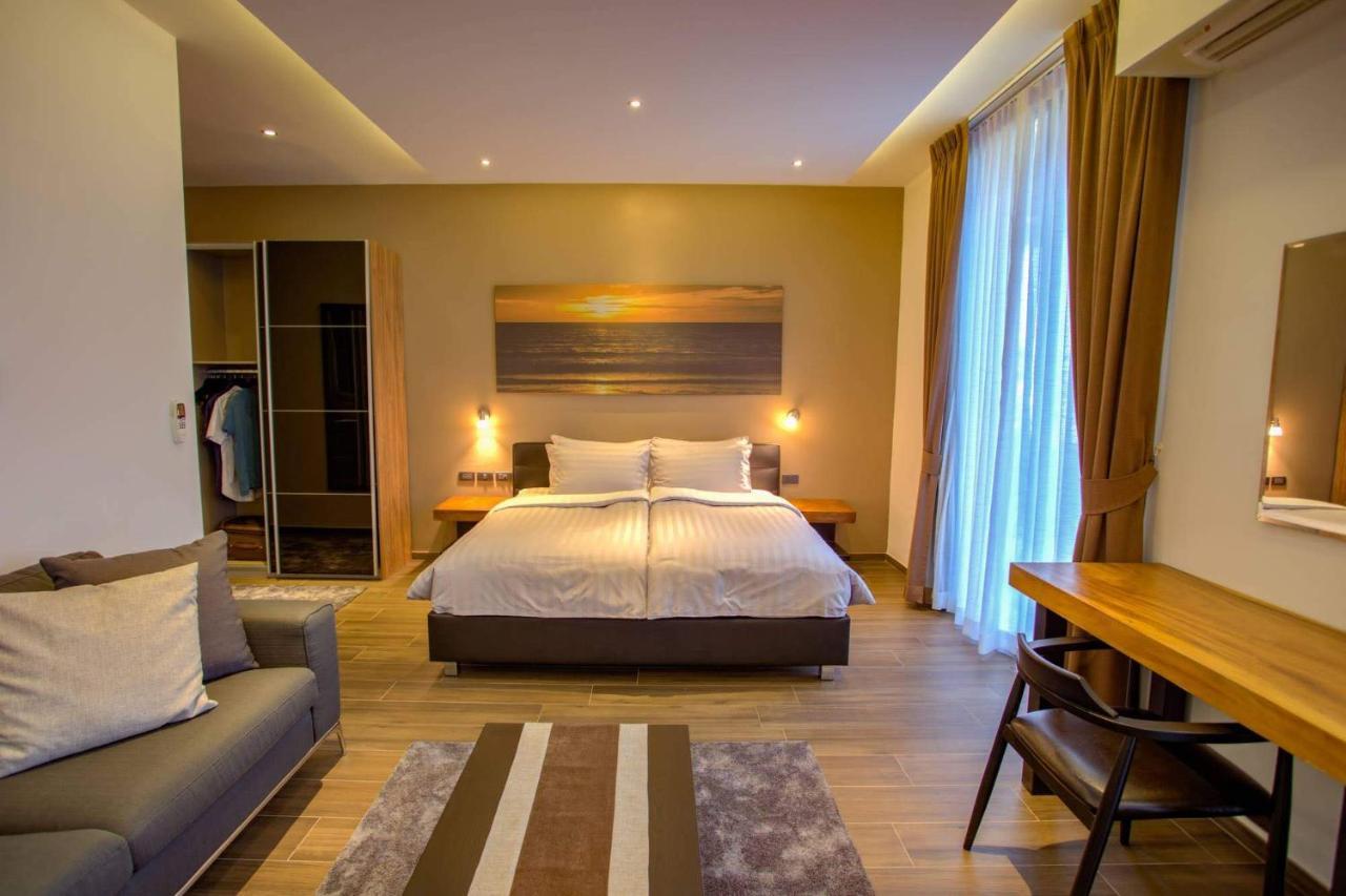 Aparthotel Ocean Rock Kalim à Patong Extérieur photo